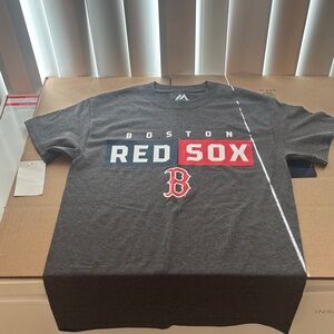 Gray Boston Red Sox T-Shirt size small